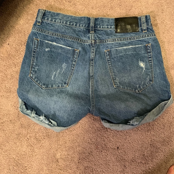 One Teaspoon Shorts size 26 - Picture 2 of 2